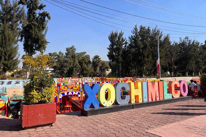 Riding Boats +Warm Mex Food+ Frida Kahlo's neighborhood (private) - Coyoacán: seeing Frida Kahlo’s world from the outside, plus real neighborhood landmarks