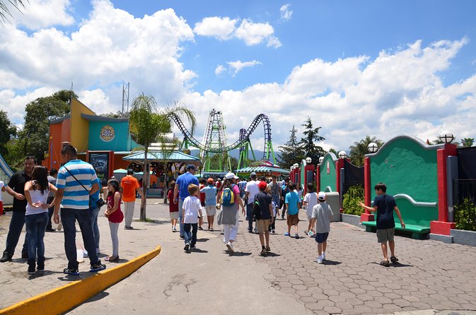 Six Flags Mexico City: Ticket + Hassle-Free Transfers - Crowds and the challenge of doing everything in 10 hours