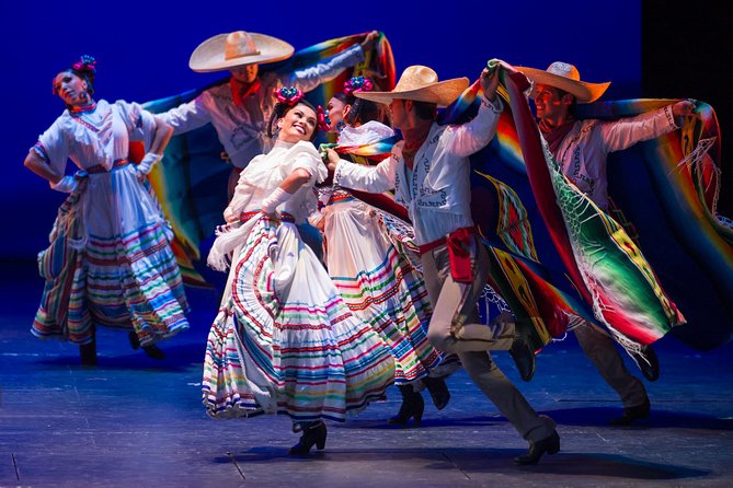 Small Group: Discover the Folkloric Ballet of Mexico - Pickup at 6:00 pm: How the Timing Sets You Up for a Great Show