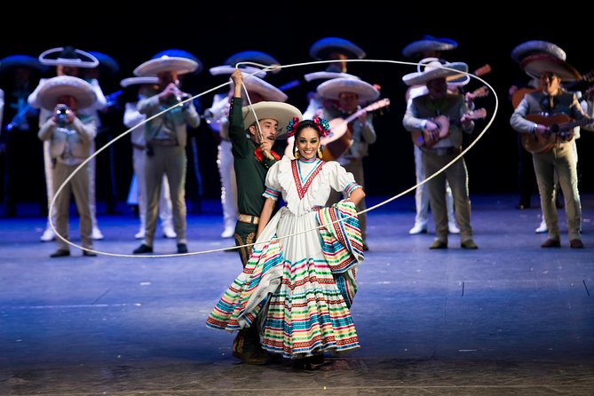 Small Group: Discover the Folkloric Ballet of Mexico - Waiting, Seating, and Sound: What to Do When the Showtime Feels Like a Moving Target