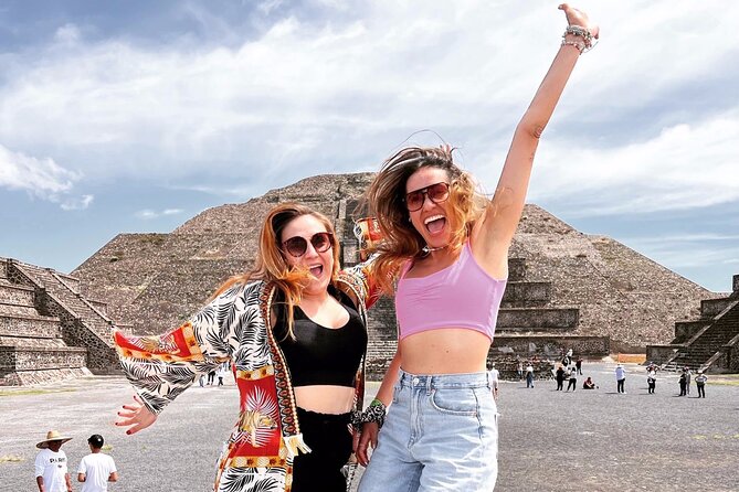 Small group: Teotihuacan, Basilica of Guadalupe and Tlatelolco - Guides and the human touch