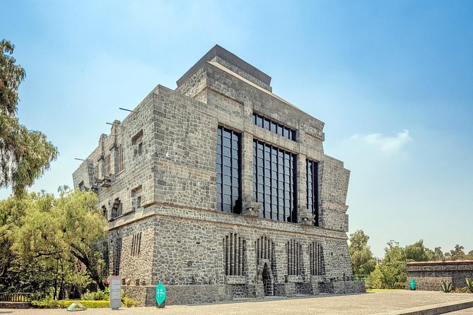 Small VIP Group: Frida Kahlo and Diego Rivera Legacy - Hotel Pickup in Downtown and a Day That Stays Organized
