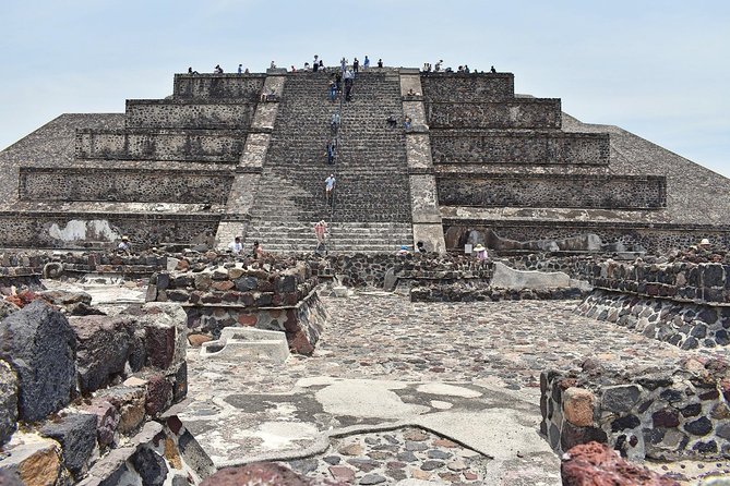 Small VIP Group: Teotihuacan Pyramids and Shrine of Guadalupe with lunch - Language, guide style, and getting context you can use