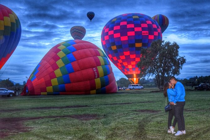 Sunrise HotAir Balloon Adventure Over Teotihuacan's Pyramids - VR360 Teotihuacán lesson with Sergio Gomez Chavez