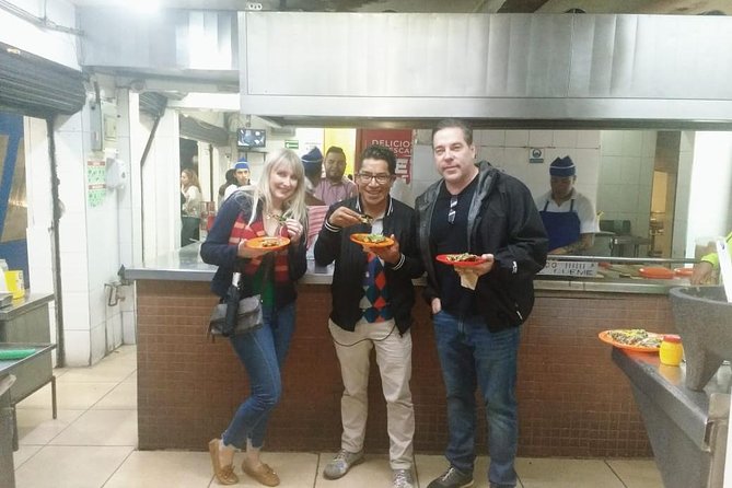 Taco Night Private Food Tour in Mexico City - Neighborhood hopping without the hassle: comfort and pace