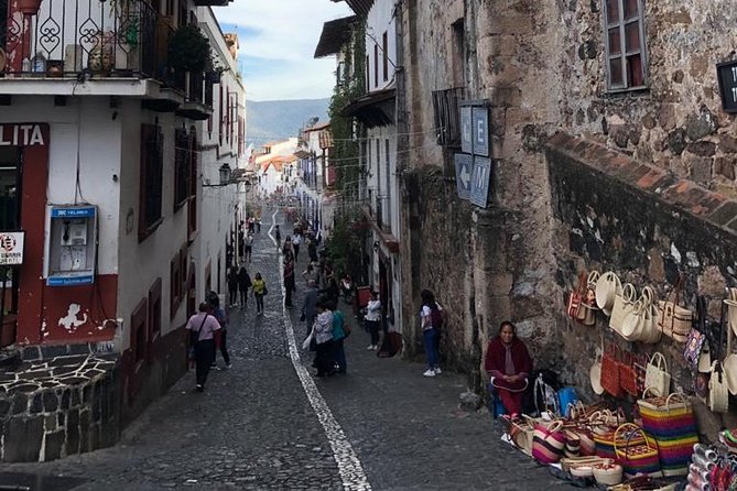 Taxco and Cuernavaca Tour - Cuernavaca Stop: Cathedral Photos, Crafts, and Timing Reality