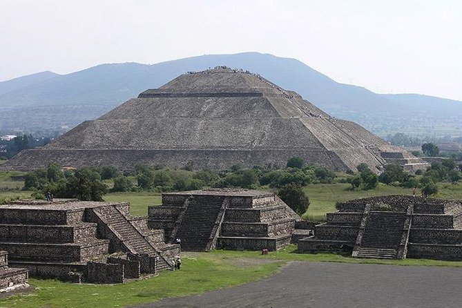 Teotihuacan and Basilica of Guadalupe with mezcal, tequila & handcrafts - Lunch choices: buffet if selected, and the timing reality