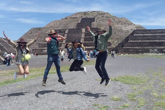 Teotihuacan and Basilica of Guadalupe with mezcal, tequila & handcrafts - Teotihuacan pyramids: Calzada de los Muertos, Museum of Culture, and real walking