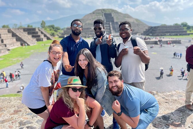 Teotihuacan and My Grandma's Food Tour - The family meal at lunchtime: red mole, green mole, and friendly accommodations