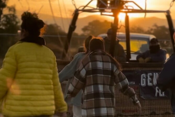 Teotihuacan balloon flight with cave breakfast and CDMX pickup - CDMX Pickup at 4:45am: The logistics that make or break the day
