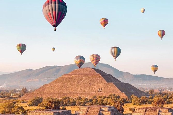 Teotihuacan Balloon ride + Transportation + Breakfast + Pyramids - Why this sunrise-style balloon beats the usual Teotihuacan day