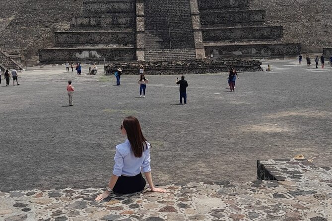 Teotihuacan + Basilica + Tlatelolco SHARED. - Teotihuacan: walking the ceremonial core with real context