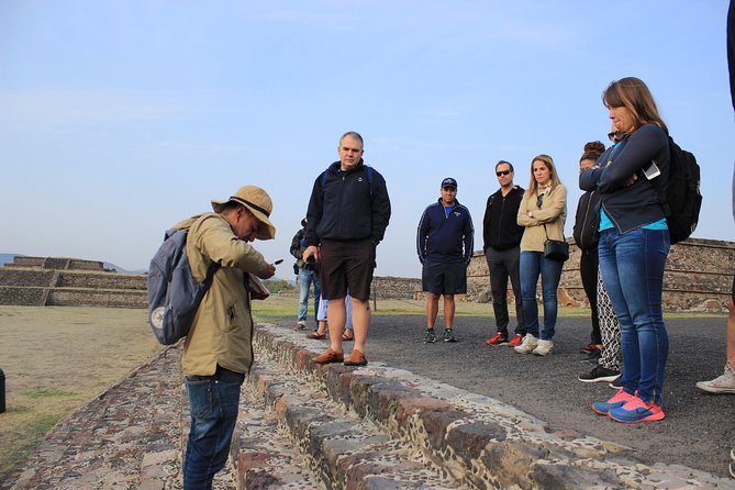 Teotihuacan Early Access Guided Tour with optional Lunch - Teotihuacan Zone Tour: plazas, pyramids, murals, and the Avenue of the Dead