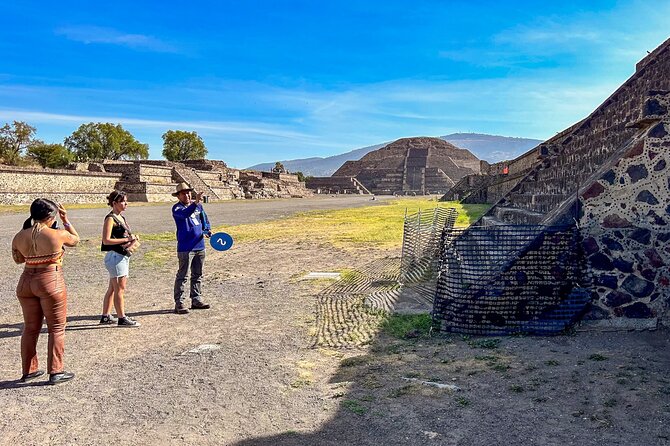 Teotihuacan Early Access Guided Tour with optional Lunch - Guides and group size: what “up to 25” feels like in practice
