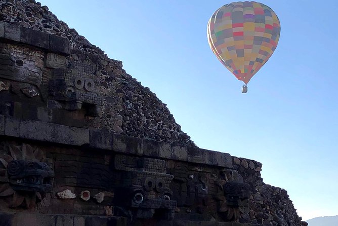 Teotihuacan Early Morning Tour: Avoid Crowds, & Expert Guide - Entering Teotihuacan Centro: what you actually see