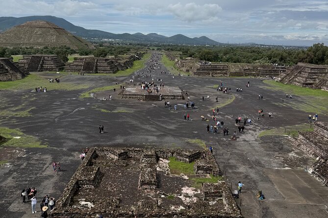 Teotihuacan : Full Tour Expert Guide and Hook-Free Transportation - Small Group Size and Headphones That Make the Guide Work