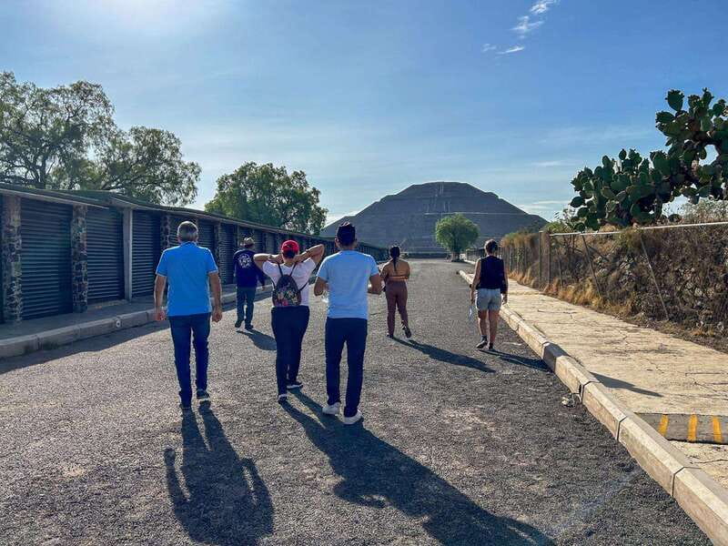 Teotihuacan, Guadalupe, Xochimilco Coyoacan & Frida Kahlo - Teotihuacan’s pyramids: climbing the Sun and Moon with the right mindset