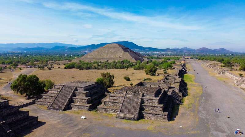 Teotihuacan, Guadalupe, Xochimilco Coyoacan & Frida Kahlo - UNAM’s UNESCO campus and the mural connections that matter