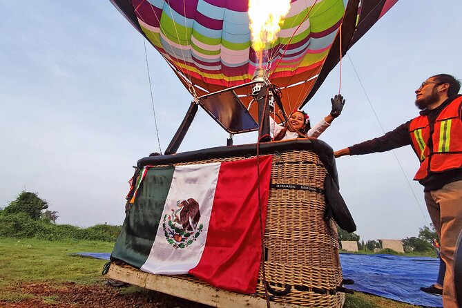 Teotihuacan Hot Air Balloon private or group tour - San Juan Teotihuacan caves: sun ray experience or cacao and pulque
