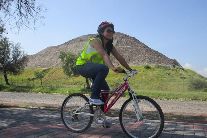 Teotihuacán plus Bike Tour - Guide impact: English, personality, and storytelling