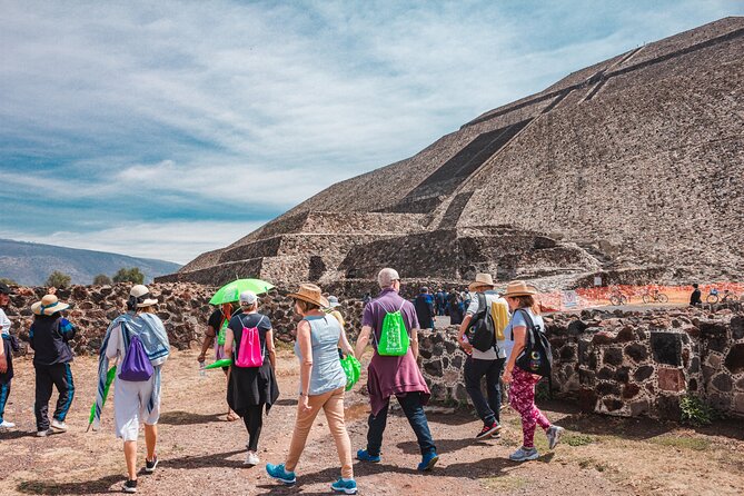 Teotihuacán plus Bike Tour - The morning start and the meeting point setup