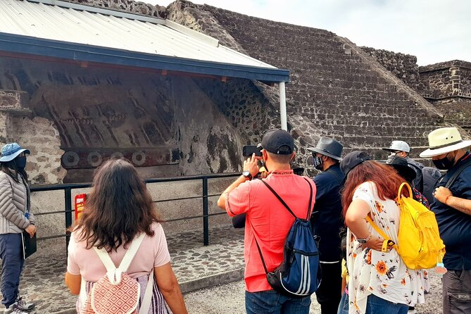 Teotihuacan Private Family Tour from your accommodation - Ancient palaces and murals: the part that makes it feel real