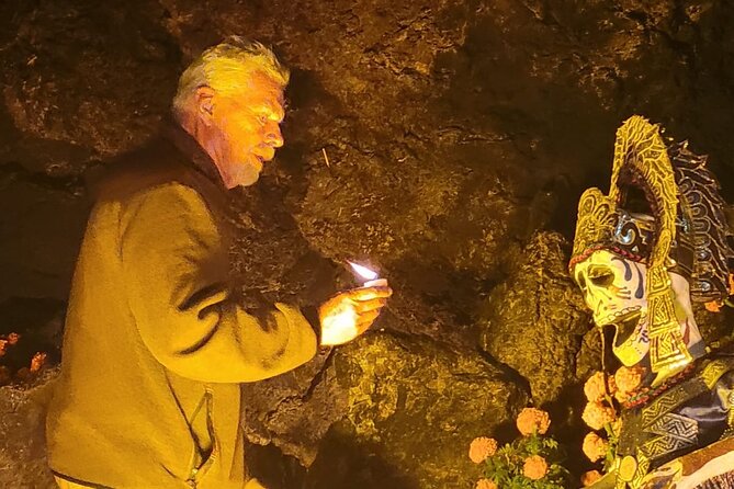 Teotihuacan Private Tour from Mexico City - Walking the Teotihuacán complex: murals and palace-style compounds