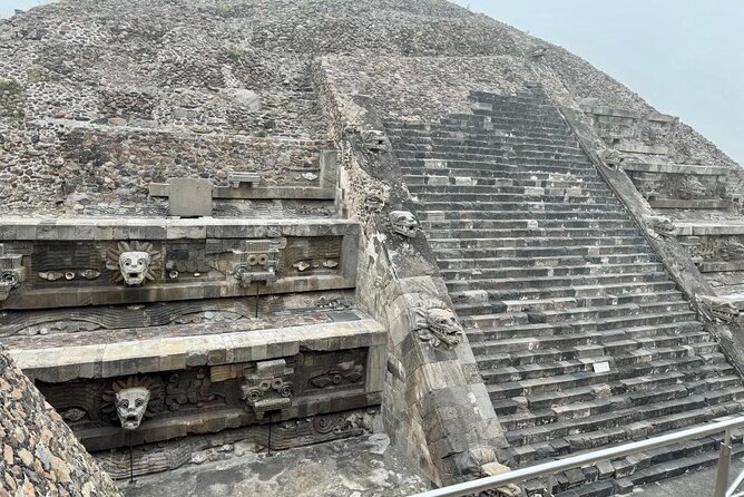 Teotihuacan: Pyramids, Caves & Culinary Experience - Temazcal Tlalocan Oficial: caves, helmets, flashlights, and sacred space