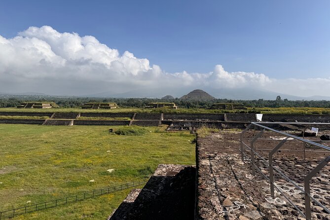 Teotihuacan: Pyramids, Caves & Culinary Experience - Templo de Quetzalcóatl and La Calzada de los Muertos