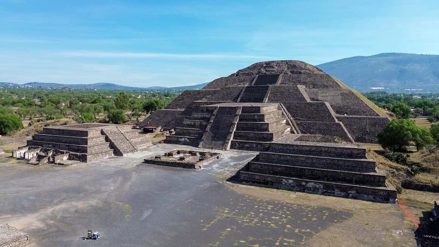 Teotihuacan Pyramids: Guided Tour with Entry Ticket Included - Teotihuacan in 3 hours: a route that keeps your feet moving