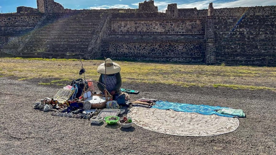 Teotihuacan Pyramids: Guided Tour with Entry Ticket Included - Gate 1 and skip-the-line entry: saving time for the big moments