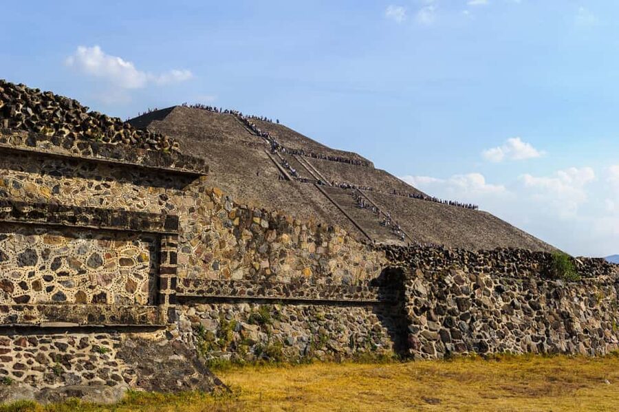 Teotihuacan Pyramids: Guided Tour with Entry Ticket Included - Temple of Quetzalcoatl: myths and meaning you can connect to the stones