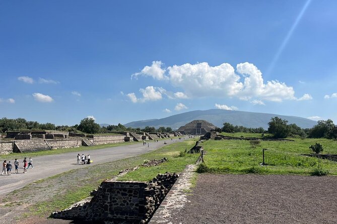 Teotihuacan Pyramids Tour from Mexico City - Stop 3: San Juan Teotihuacan Food Break Near the Pyramids
