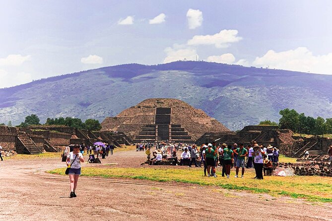 Teotihuacán Pyramids Tour, Guadalupe Sanctuary and 3 cultures - Key highlights in plain terms