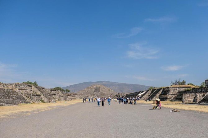 Teotihuacan, Shrine of Guadalupe & Tlatelolco Day Tour - Basilica de Santa Maria de Guadalupe: Spiritual Meaning With Practical Timing