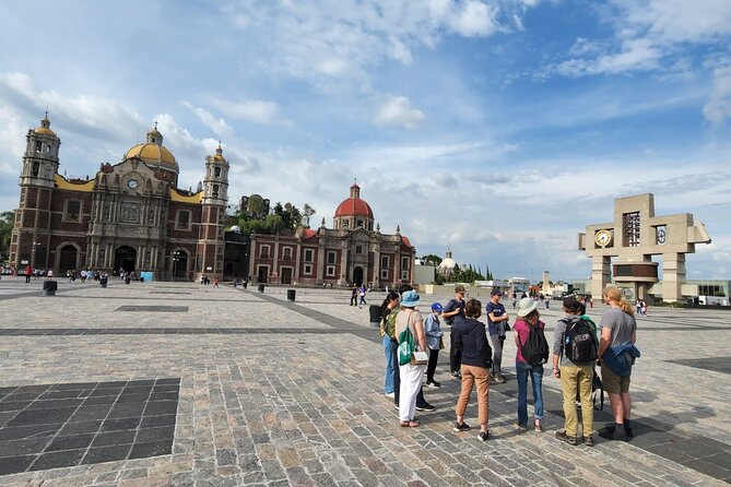 Teotihuacan: The myth of the gods + secret murals (New route) - Walking the Avenue of the Dead to the Piramide del Sol