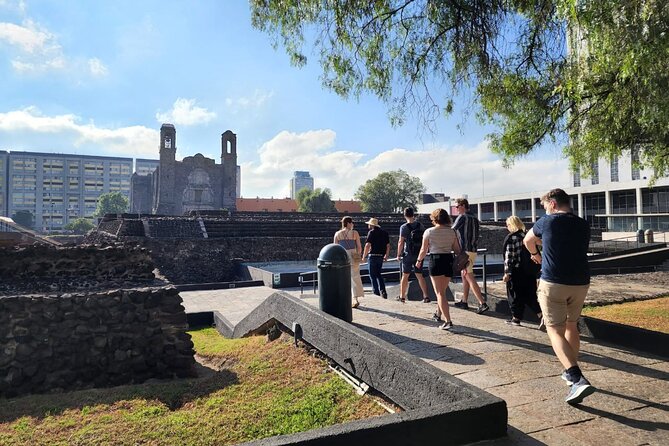 Teotihuacan: The myth of the gods + secret murals (New route) - Piramide de la Luna: quieter views and a strong start