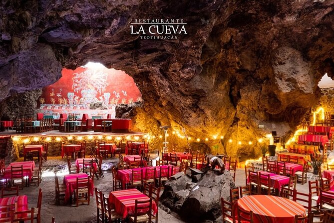 The best tour to Teotihuacán from Mexico City - Lunch at Restaurante Huehueteotl: convenient, but budget for it