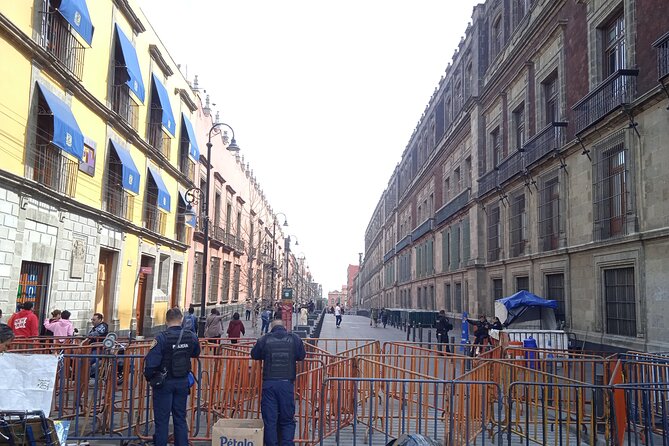 The hidden archaeology in the CDMX - Quick tips to get more out of the “street archaeology” style