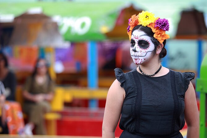 The real "Dia de muertos" tour in Mixquic + secret cemetery - Mixquic Alumbrada and the feeling of walking into the holiday