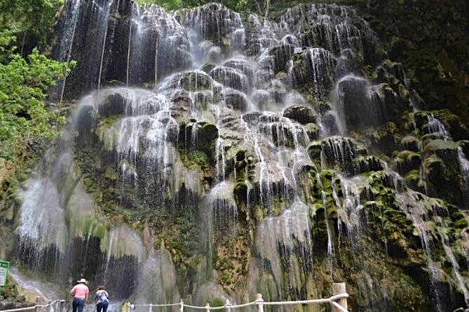 Tolantongo Caves, Grottos and Waterfall Tour from CDMX - Food breaks: tamales stops and meals you’ll pay for
