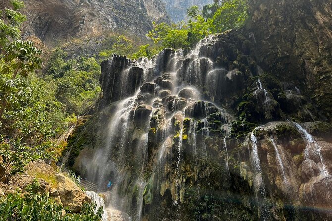 Tolantongo Private Tour + Pastes + One Day at the Hot Springs - Grutas de Tolantongo: hot pools, cave rain, and the warm thermal river