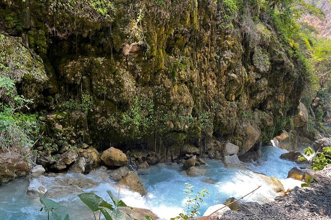 Tolantongo Private Tour + Pastes + One Day at the Hot Springs - Stop 2 to Stop 3: heading back with water, juice, and a snack