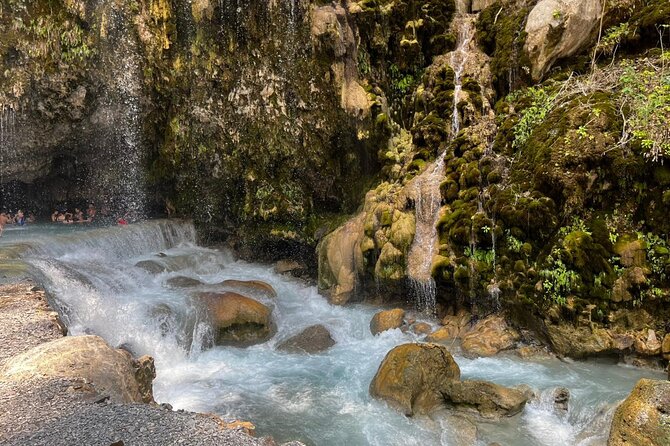 Tolantongo Private Tour + Pastes + One Day at the Hot Springs - The drive comfort: A/C, snacks, and wet-proof planning