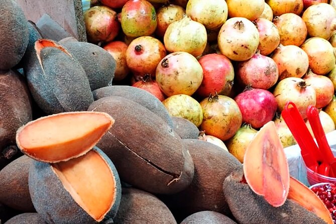 Tortilla Crawl: Food Tour in Mexico City - Mercado de Jamaica: flowers first, food right after
