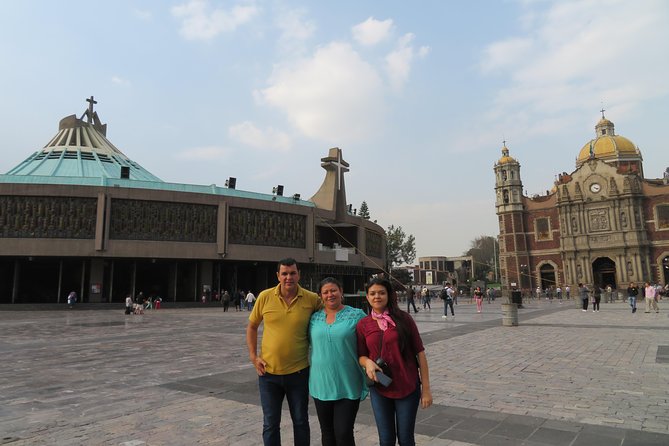 Tour Basilica de Guadalupe and Pyramids of Teotihuacan - The Silver and Obsidian Stop: Craft, Color, and Useful Shopping Time