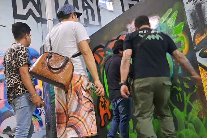 Tour Evolution of Muralism paints your Grafiti - Entering Antiguo Colegio de San Ildefonso: The Mural Movement Begins