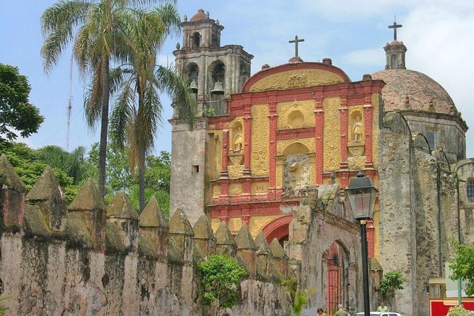 Tour to Taxco and Cuernavaca - The guide effect: English commentary and how pacing changes the day