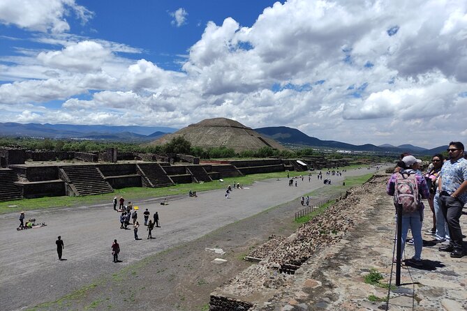 Transportation + Hourly Guide : CUSTOM ITINERARY Mexico City - Price and value: $125.05 for a private group setup