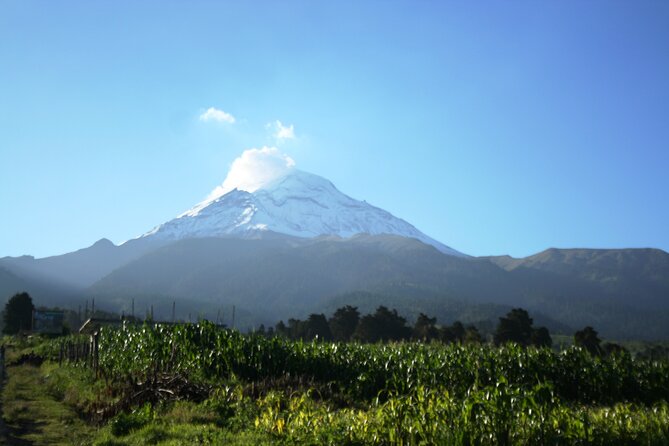 Trekking Through The Volcanoes - Condesa pickup and the morning drive to the volcano park
